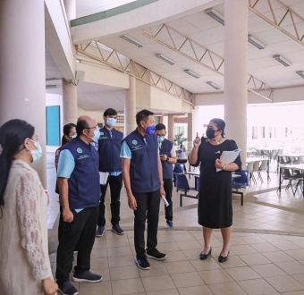 สาธารณสุขอำเภอเมืองชลบุรี ตรวจเยี่ยมความเรียบร้อยของโรงเรียน ตามมาตรการป้องกันการแพร่ระบาดของไวรัสโคโรนา 2019 (COVID-19)