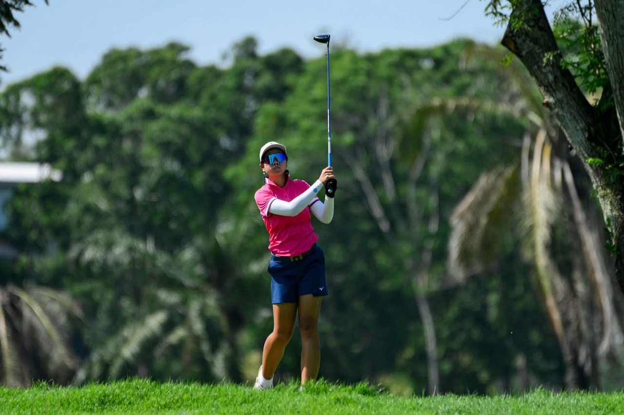 2569_IMG_8208_-_pear_arnont.jpg