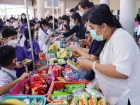 การจำหน่ายอาหาร และช้อนไข่ลุ้นโชค ก่อนงานประจำปี2565 Image 182