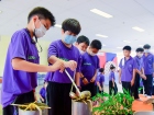กิจกรรมหล่อเทียน และถวายเทียนพรรษา เนื่องในวันอาสาฬหบูชาและว ... Image 286