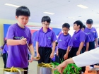 กิจกรรมหล่อเทียน และถวายเทียนพรรษา เนื่องในวันอาสาฬหบูชาและว ... Image 289