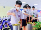 กิจกรรมหล่อเทียน และถวายเทียนพรรษา เนื่องในวันอาสาฬหบูชาและว ... Image 303