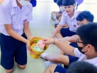 กิจกรรมหล่อเทียน และถวายเทียนพรรษา เนื่องในวันอาสาฬหบูชาและว ... Image 357