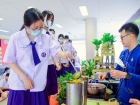 กิจกรรมหล่อเทียน และถวายเทียนพรรษา เนื่องในวันอาสาฬหบูชาและว ... Image 359