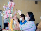 กิจกรรมหล่อเทียน และถวายเทียนพรรษา เนื่องในวันอาสาฬหบูชาและว ... Image 35