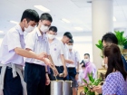 กิจกรรมหล่อเทียน และถวายเทียนพรรษา เนื่องในวันอาสาฬหบูชาและว ... Image 61