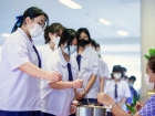 กิจกรรมหล่อเทียน และถวายเทียนพรรษา เนื่องในวันอาสาฬหบูชาและว ... Image 79