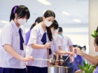 กิจกรรมหล่อเทียน และถวายเทียนพรรษา เนื่องในวันอาสาฬหบูชาและว ... Image 82