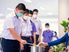 กิจกรรมหล่อเทียน และถวายเทียนพรรษา เนื่องในวันอาสาฬหบูชาและว ... Image 86