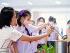 กิจกรรมหล่อเทียน และถวายเทียนพรรษา เนื่องในวันอาสาฬหบูชาและว ... Image 102