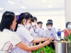 กิจกรรมหล่อเทียน และถวายเทียนพรรษา เนื่องในวันอาสาฬหบูชาและว ... Image 106