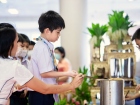 กิจกรรมหล่อเทียน และถวายเทียนพรรษา เนื่องในวันอาสาฬหบูชาและว ... Image 114