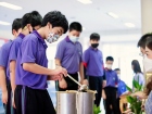 กิจกรรมหล่อเทียน และถวายเทียนพรรษา เนื่องในวันอาสาฬหบูชาและว ... Image 146
