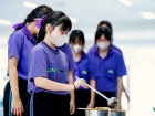 กิจกรรมหล่อเทียน และถวายเทียนพรรษา เนื่องในวันอาสาฬหบูชาและว ... Image 169