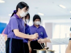 กิจกรรมหล่อเทียน และถวายเทียนพรรษา เนื่องในวันอาสาฬหบูชาและว ... Image 170