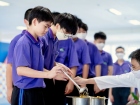 กิจกรรมหล่อเทียน และถวายเทียนพรรษา เนื่องในวันอาสาฬหบูชาและว ... Image 173