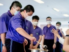 กิจกรรมหล่อเทียน และถวายเทียนพรรษา เนื่องในวันอาสาฬหบูชาและว ... Image 175
