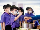 กิจกรรมหล่อเทียน และถวายเทียนพรรษา เนื่องในวันอาสาฬหบูชาและว ... Image 240