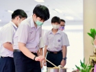 กิจกรรมหล่อเทียน และถวายเทียนพรรษา เนื่องในวันอาสาฬหบูชาและว ... Image 258