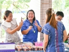 การจำหน่ายอาหาร เครื่องดื่ม และช้อนไข่ลุ้นโชค ก่อนงานประจำปี ... Image 441
