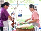 การจำหน่ายอาหาร เครื่องดื่ม และช้อนไข่ลุ้นโชค ก่อนงานประจำปี ... Image 445