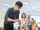 กิจกรรมหล่อเทียน เนื่องในวันอาสาฬหบูชาและวันเข้าพรรษา ประจำป ... Image 16