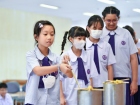 กิจกรรมหล่อเทียน เนื่องในวันอาสาฬหบูชาและวันเข้าพรรษา ประจำป ... Image 158
