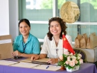 พิธีมอบประกาศนียบัตรแก่ครอบครัวเจ้าภาพ โครงการแลกเปลี่ยนการศ ... Image 2