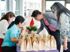พิธีมอบประกาศนียบัตรแก่ครอบครัวเจ้าภาพ โครงการแลกเปลี่ยนการศ ... Image 6