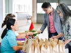 พิธีมอบประกาศนียบัตรแก่ครอบครัวเจ้าภาพ โครงการแลกเปลี่ยนการศ ... Image 8