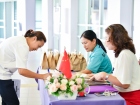 พิธีมอบประกาศนียบัตรแก่ครอบครัวเจ้าภาพ โครงการแลกเปลี่ยนการศ ... Image 17