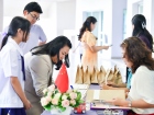 พิธีมอบประกาศนียบัตรแก่ครอบครัวเจ้าภาพ โครงการแลกเปลี่ยนการศ ... Image 21