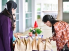 พิธีมอบประกาศนียบัตรแก่ครอบครัวเจ้าภาพ โครงการแลกเปลี่ยนการศ ... Image 32