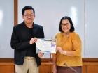 พิธีมอบประกาศนียบัตรแก่ครอบครัวเจ้าภาพ โครงการแลกเปลี่ยนการศ ... Image 57