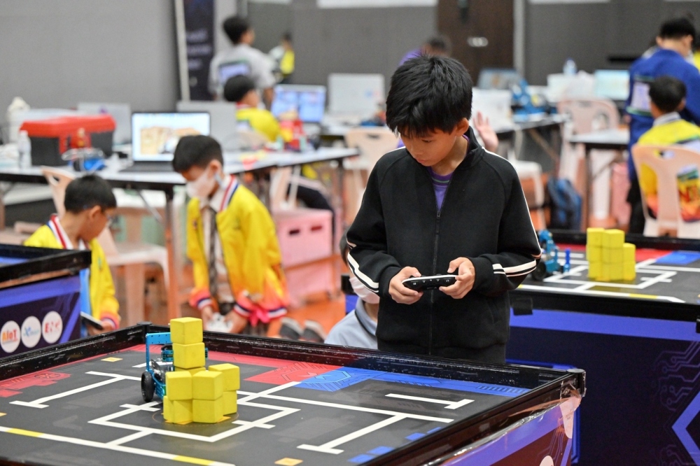 ประมวลภาพกิจกรรม - การแข่งขัน 2025 MakeX Thailand Robotics Competition ...