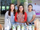 พิธีทำบุญตักบาตรข้าวสารอาหารแห้ง เนื่องในโอกาสวันเฉลิมพระชนม ... Image 10