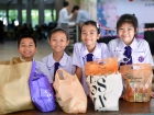 พิธีทำบุญตักบาตรข้าวสารอาหารแห้ง เนื่องในโอกาสวันเฉลิมพระชนม ... Image 12