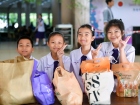 พิธีทำบุญตักบาตรข้าวสารอาหารแห้ง เนื่องในโอกาสวันเฉลิมพระชนม ... Image 13