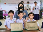 พิธีทำบุญตักบาตรข้าวสารอาหารแห้ง เนื่องในโอกาสวันเฉลิมพระชนม ... Image 19