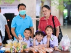 พิธีทำบุญตักบาตรข้าวสารอาหารแห้ง เนื่องในโอกาสวันเฉลิมพระชนม ... Image 26