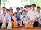 พิธีทำบุญตักบาตรข้าวสารอาหารแห้ง เนื่องในโอกาสวันเฉลิมพระชนม ... Image 37