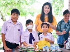 พิธีทำบุญตักบาตรข้าวสารอาหารแห้ง เนื่องในโอกาสวันเฉลิมพระชนม ... Image 46