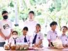 พิธีทำบุญตักบาตรข้าวสารอาหารแห้ง เนื่องในโอกาสวันเฉลิมพระชนม ... Image 52
