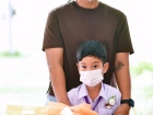 พิธีทำบุญตักบาตรข้าวสารอาหารแห้ง เนื่องในโอกาสวันเฉลิมพระชนม ... Image 62