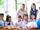 พิธีทำบุญตักบาตรข้าวสารอาหารแห้ง เนื่องในโอกาสวันเฉลิมพระชนม ... Image 72