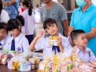 พิธีทำบุญตักบาตรข้าวสารอาหารแห้ง เนื่องในโอกาสวันเฉลิมพระชนม ... Image 92