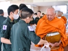 พิธีทำบุญตักบาตรข้าวสารอาหารแห้ง เนื่องในโอกาสวันเฉลิมพระชนม ... Image 97