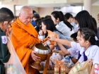 พิธีทำบุญตักบาตรข้าวสารอาหารแห้ง เนื่องในโอกาสวันเฉลิมพระชนม ... Image 105