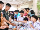 พิธีทำบุญตักบาตรข้าวสารอาหารแห้ง เนื่องในโอกาสวันเฉลิมพระชนม ... Image 106