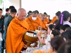 พิธีทำบุญตักบาตรข้าวสารอาหารแห้ง เนื่องในโอกาสวันเฉลิมพระชนม ... Image 108